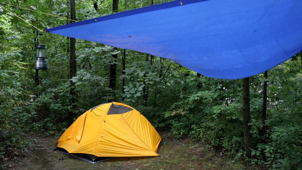 Read more about the article How To Waterproof A Tent With A Tarp
